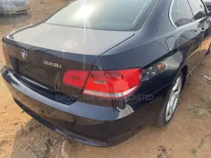 BMW 328i 2010 Blue