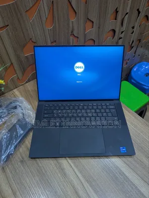 Laptop Dell Precision 5560 16GB Intel Core i7 SSD 512GB