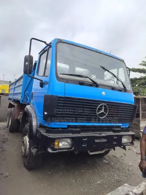 Mercedes Benz Tipper 2527 Ten Tyres