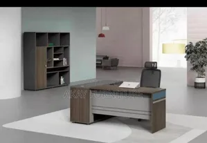 Executive Table Size 1.6 Meters