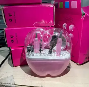 Apple Shaped Manicure Set