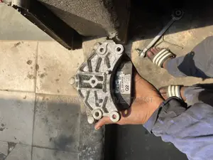 Gearbox Mount/Seat 204,212 and GLK 4matic