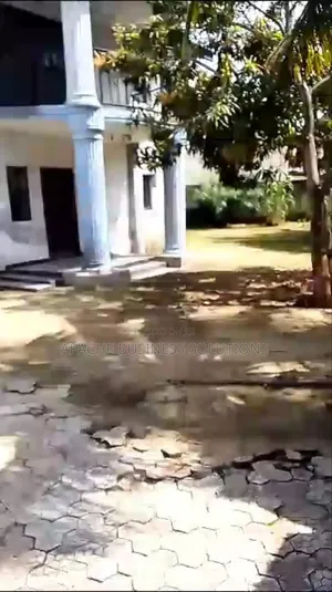 Old Duplex for Sale at Maryland Estate Badore