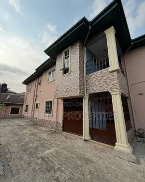 3bdrm Block of Flats in Eliozu, Port-Harcourt for sale