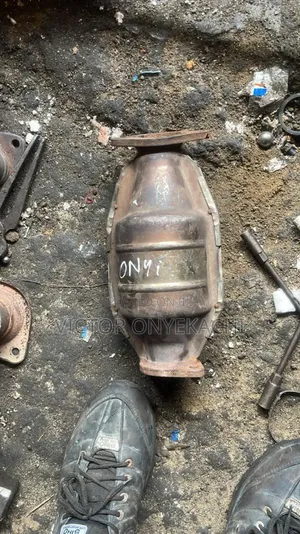 Center Catalytic Converter Hyundai Santa Fe 2015 Model