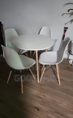 4 Seater Dining Set for Living Room and Restaurant.