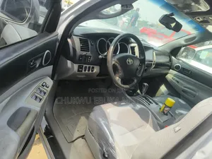 Toyota Tacoma Double Cab V6 Automatic 2010 Silver