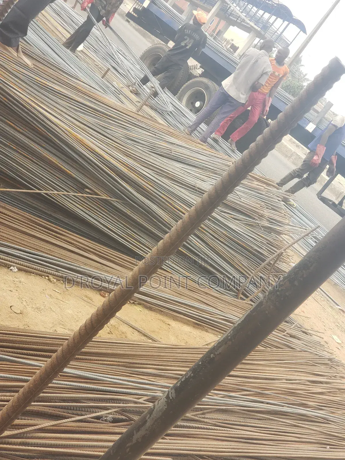 Iron Rod Distributor