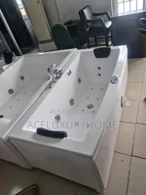 Single Jacuzzi