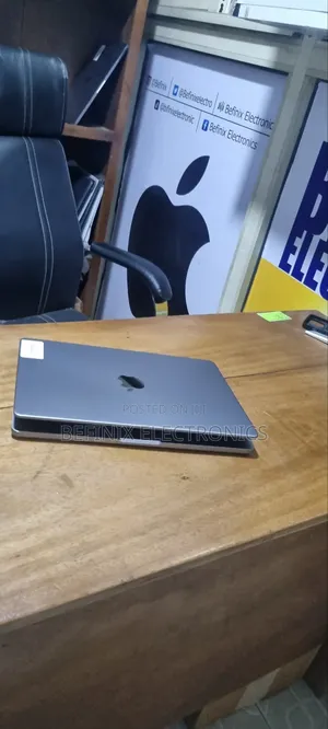 Laptop Apple MacBook Pro 2021 M1 16GB Apple M1 Pro SSD 512GB