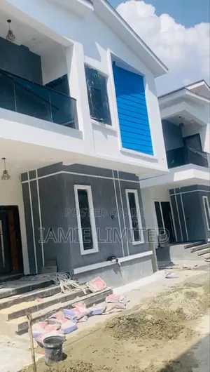 3bdrm Duplex in Plantation City, Warri for sale