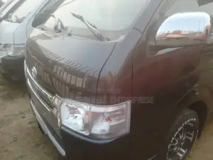Toyota HiAce 2015 Black