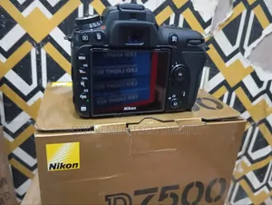 Nikon 750d for Sale in Alaba