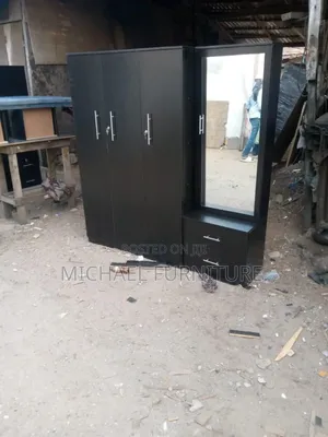 5 by 6 Wardrobe With 2 Drawers and Mirror