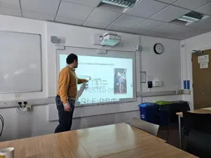 Ultra Short Throw Projector for School , Conference Hall