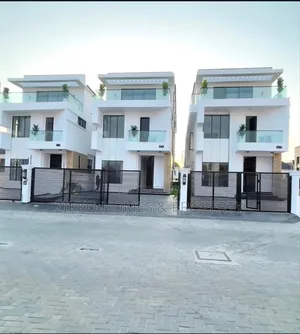 5bdrm Duplex in Vgc for sale