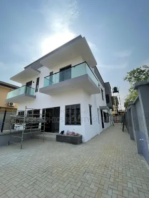 4bdrm Duplex in Anthony Village for sale