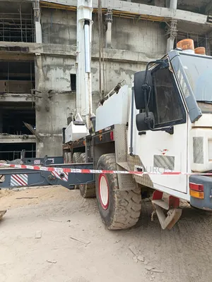 Terex 130 Tons Mobile Motor Crane for Sale