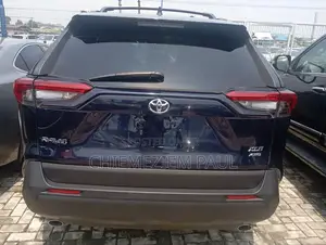 Toyota RAV4 XLE AWD 2019 Black
