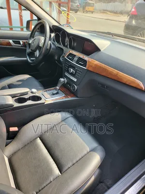 Mercedes-Benz C300 Luxury 4Matic Sedan AWD (3.5L 6cyl 7A) 2013 Black