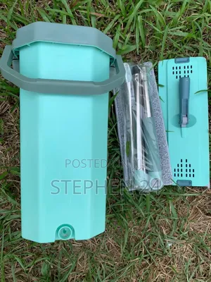 Scratch Mop With Bucket and Extra Pad
