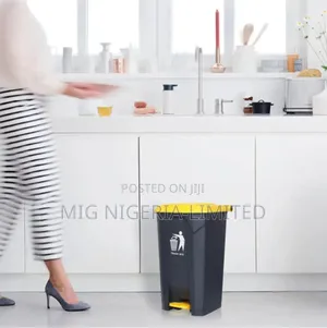 20L Pedal Plastic Kitchen Dustbin Garbage Refuse Storage