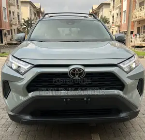 Toyota RAV4 XLE 2022 Gray