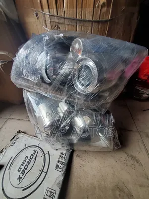 Headlamp for Toyota Avensis