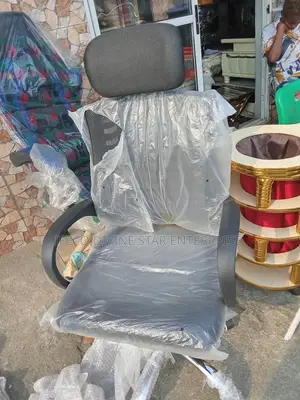 Office Chair With Headrest and Swivel