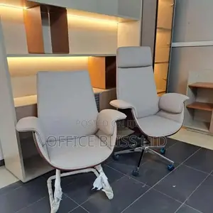 Executive Office Chair With Walnut Back Vistors Chair