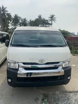 Toyota HiAce 2013 White