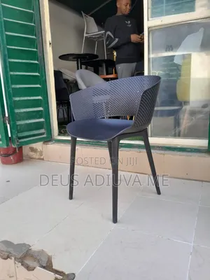 Plastic Restaurant Chair
