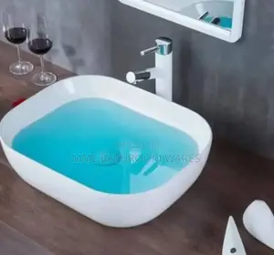 Round-Square Countertop Basin