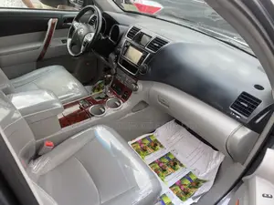 Toyota Highlander Limited 3.5l 4WD 2013 Gray