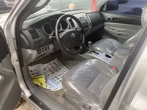 Toyota Tacoma Access Cab V6 Automatic 2010 Silver