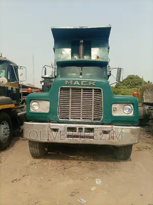 Mack 2022 Green