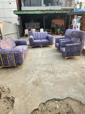 Classic Family Sitting Room Sofa Couch.