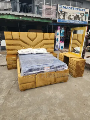 Classic Queen Size Set of Bed.