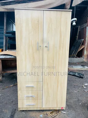 Well Structured 3 by 6 Wardrobe With 3 Drawers