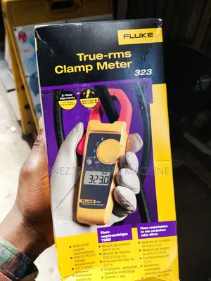 Fluke 323 AC Clamp Meter
