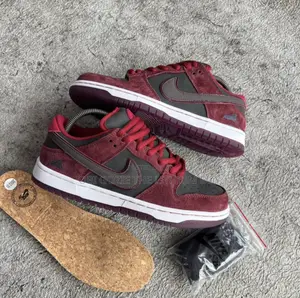 High Quality Nike Sneakers Shoe. Best Shoe Importer