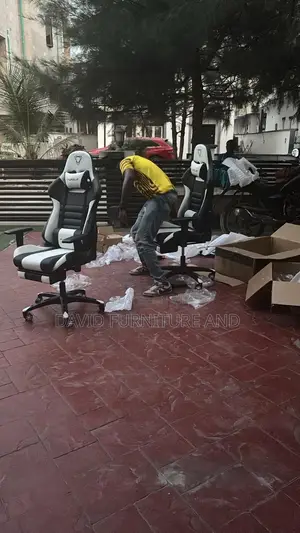 White/Black Game Chair