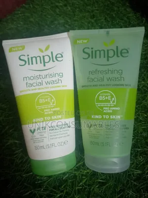 Simple Moisturizing Facial Wash 150ml