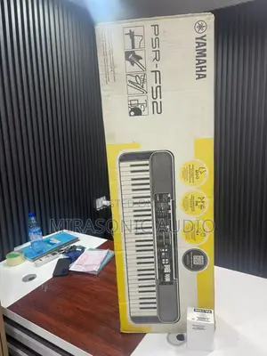 Yamaha PSR-F52 61 Keys Portable Keyboard