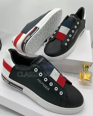 Original Correct TOMMY HILFIGER Sneakers Available
