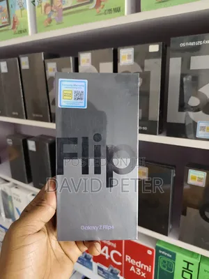 New Samsung Galaxy Z Flip4 128 GB