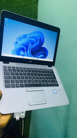 Laptop HP EliteBook 820 G3 8GB Intel Core I5 SSD 256GB