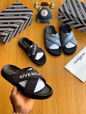 Top Quality Luxury Men's Slippers Givenchy Available