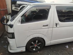 Toyota HiAce 2006 White