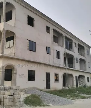 2bdrm Block of Flats in Chalisco, Warri for sale